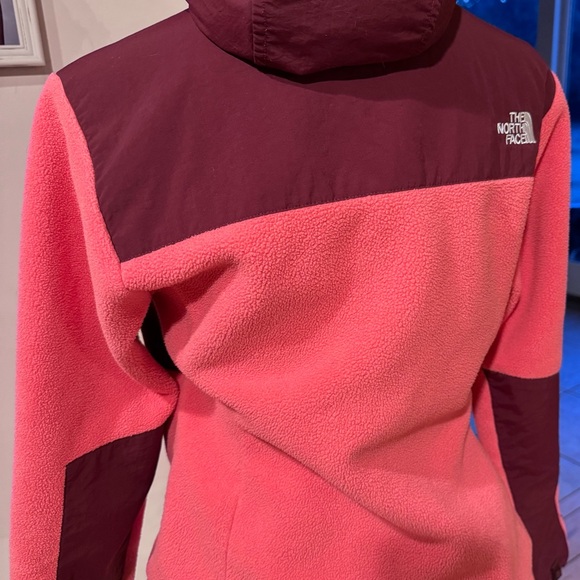 NORTH FACE Denali Women’s fleece jacket! Pink/Burgundy in great condition. - Picture 4 of 6